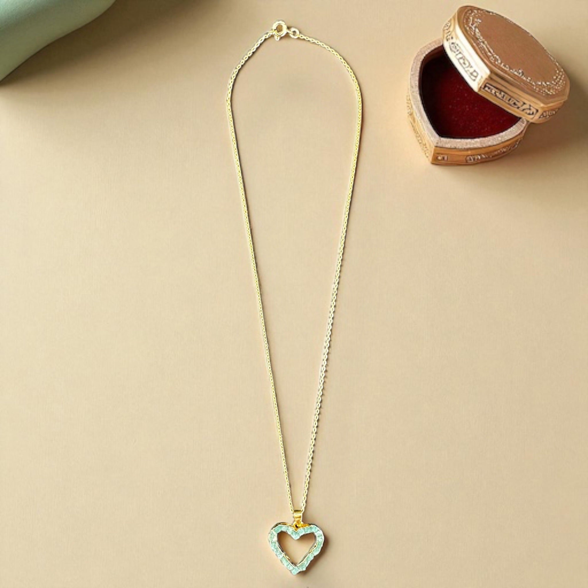 Essence Corazon Necklace