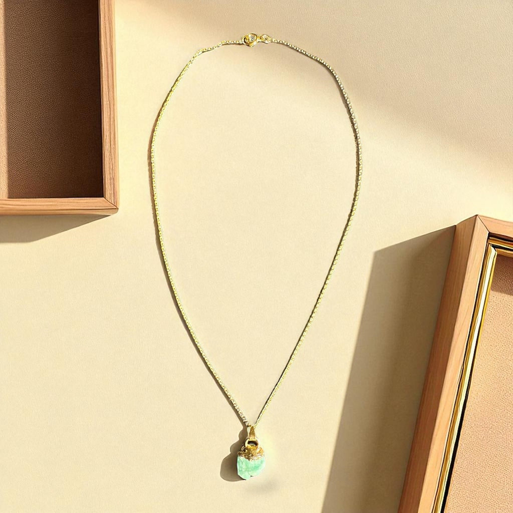 Essence Piedra Necklace