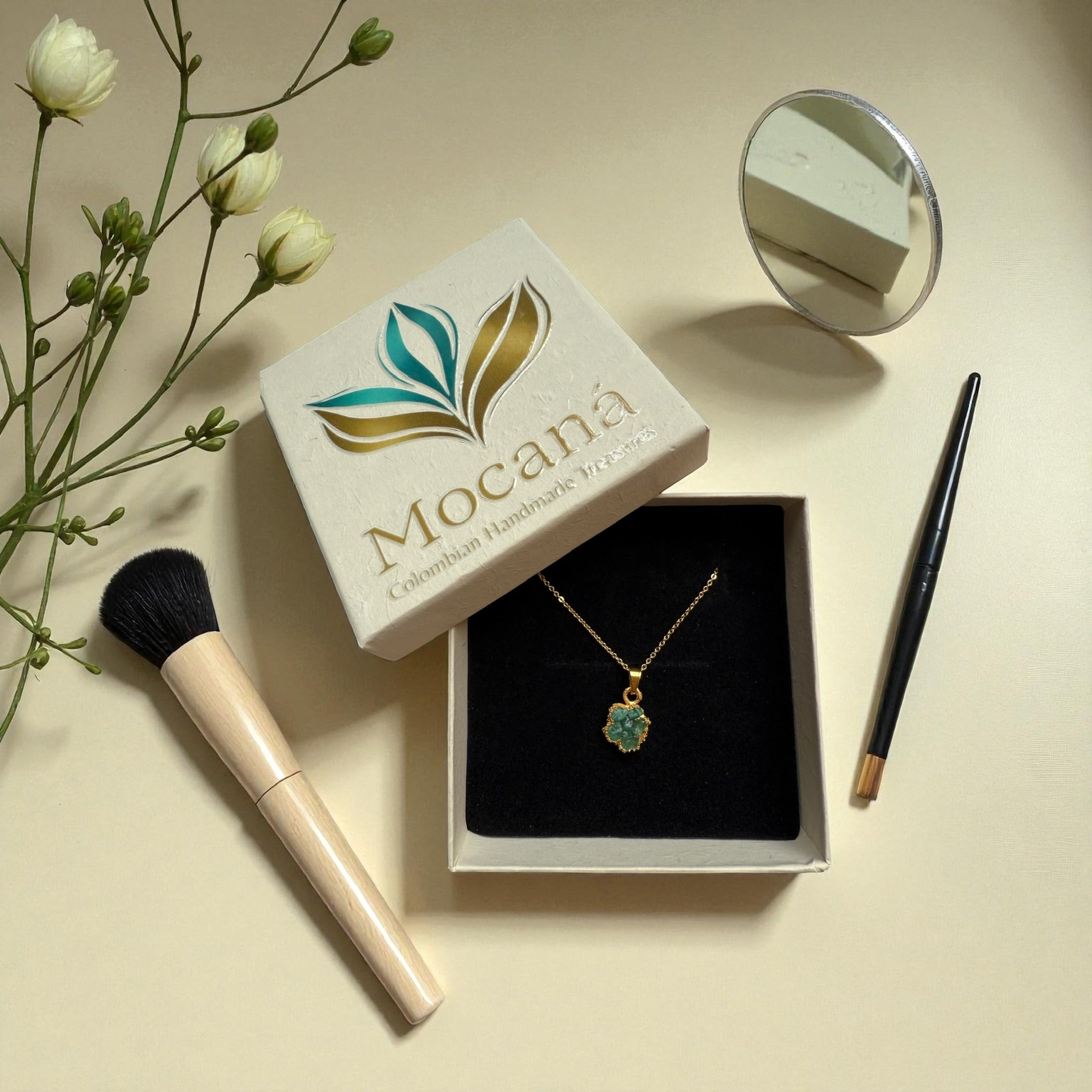 Essence Rosa Necklace