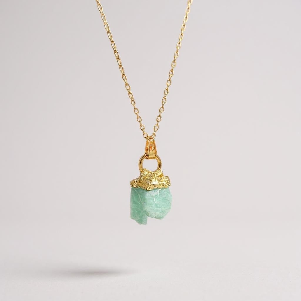 Essence Piedra Necklace