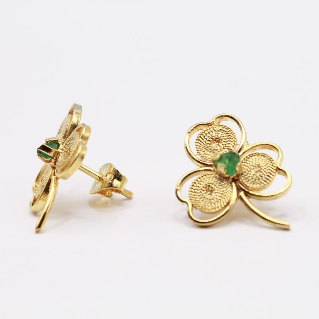 Trebol Studs