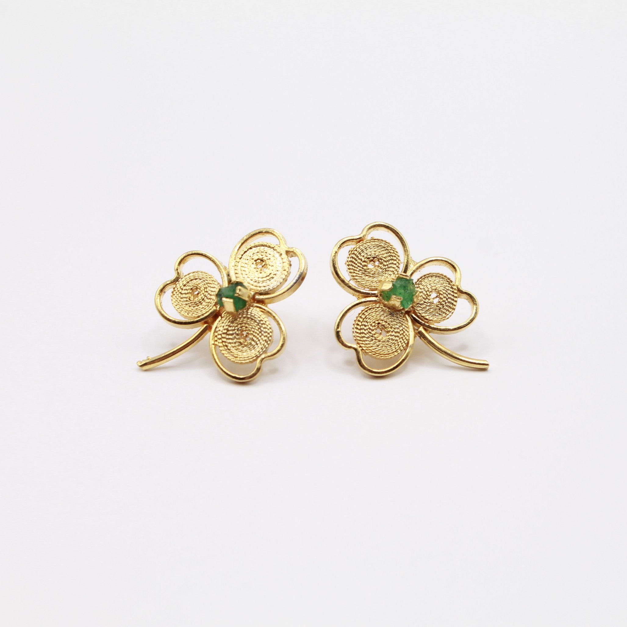 Trebol Studs