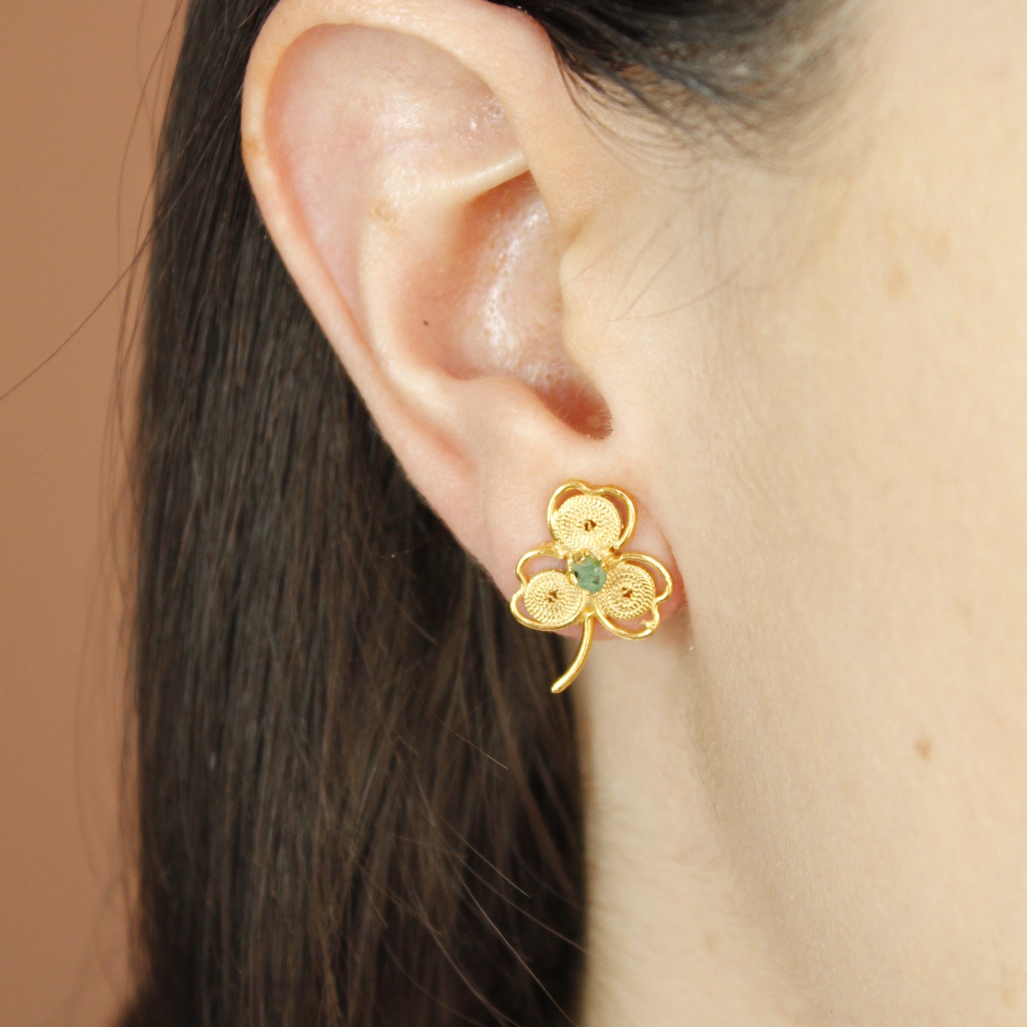 Trebol Studs