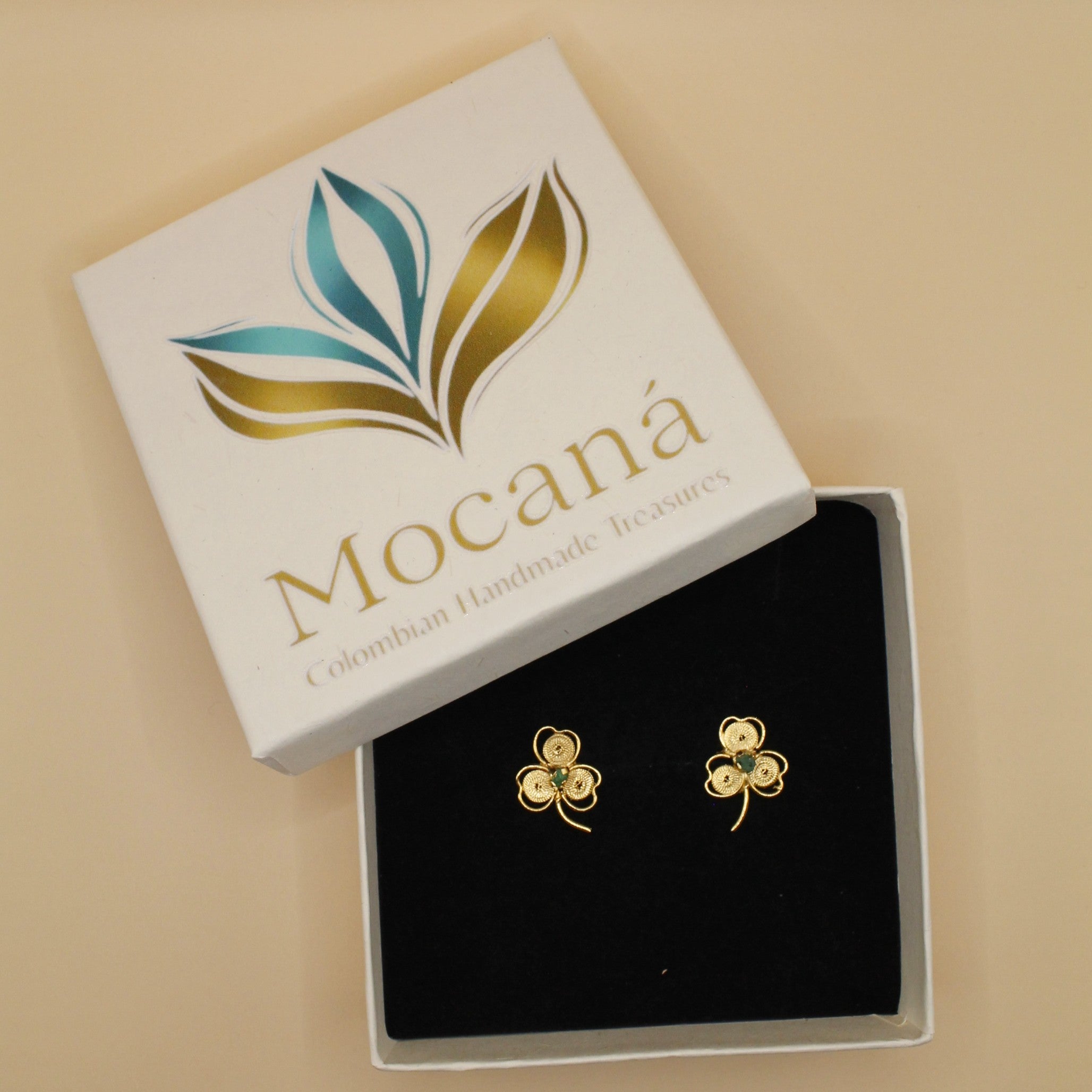Trebol Studs